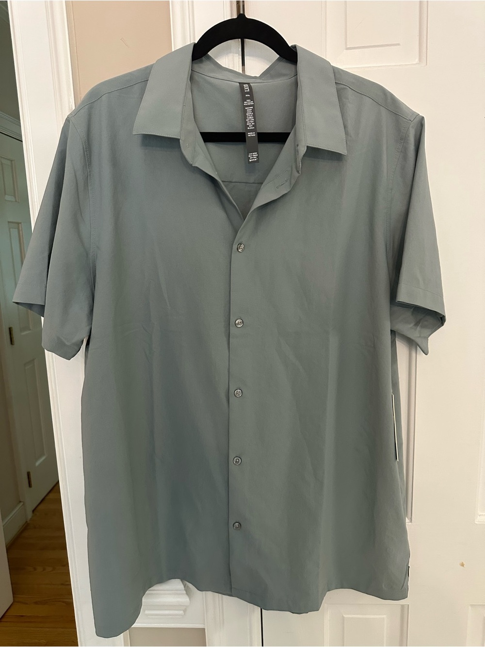 Vuori Short-Sleeve Button Down Shirt - Sage